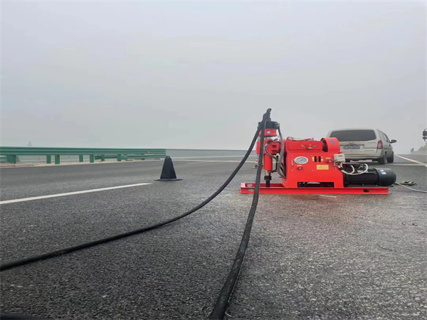 寻甸马路路基路面开裂下沉注浆加固灌浆